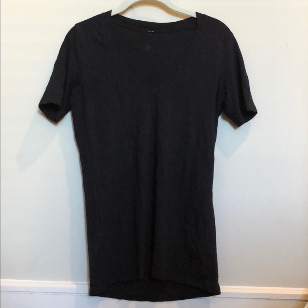 Lululemon t shirt